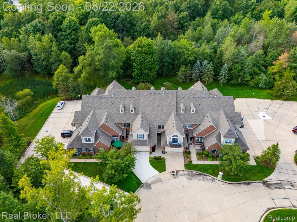 55407 Ambassador Court Shelby Charter Township, MI 48316