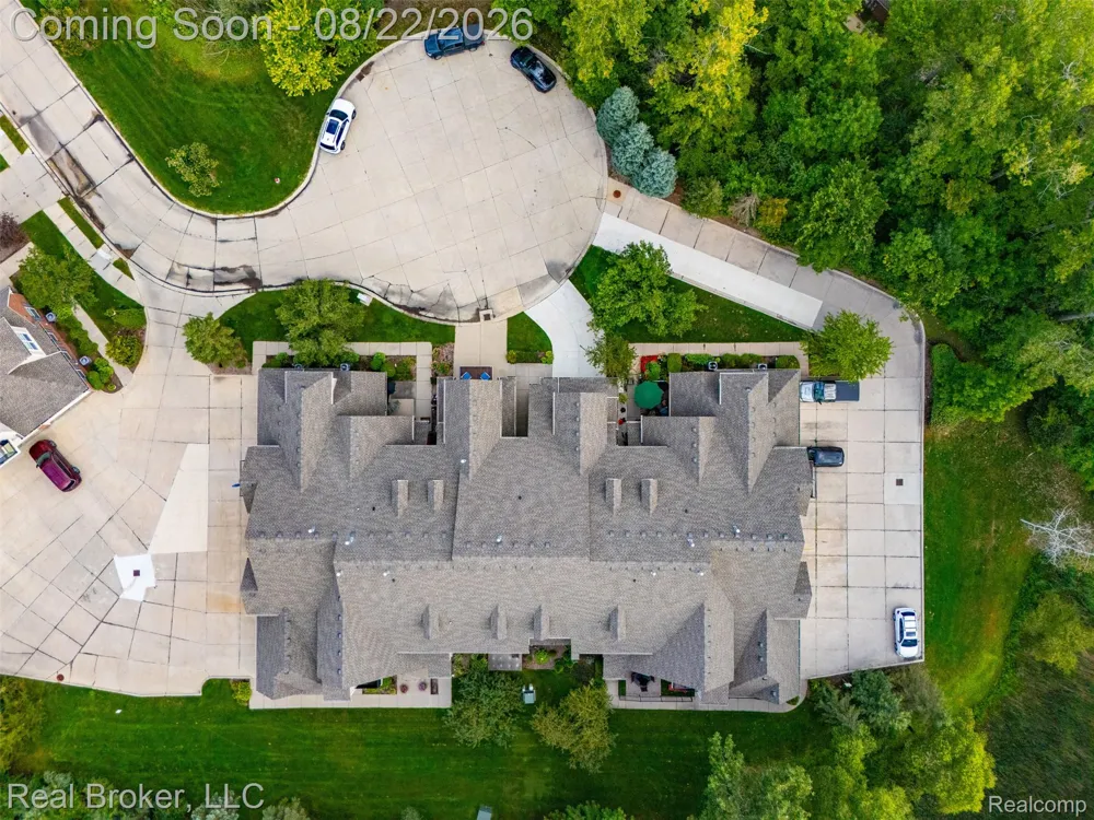 55407 Ambassador Court Shelby Charter Township, MI 48316