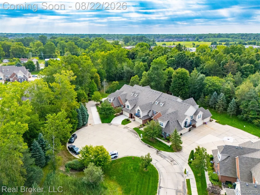 55407 Ambassador Court Shelby Charter Township, MI 48316