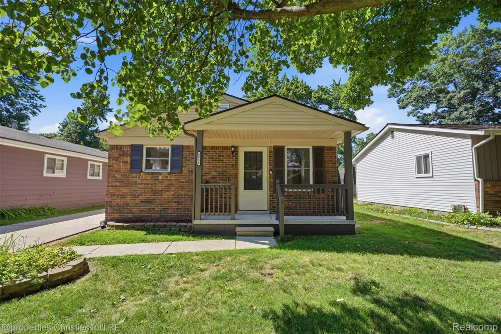 8834 Janis Street Shelby Charter Township, MI 48317