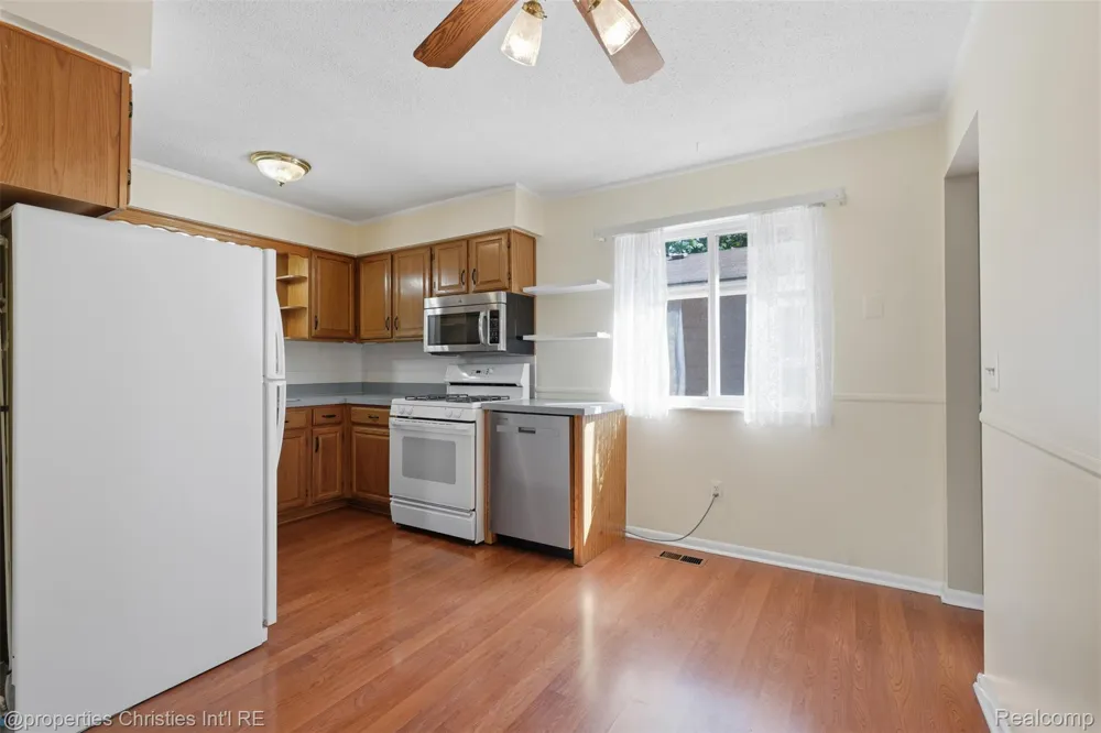 8834 Janis Street Shelby Charter Township, MI 48317