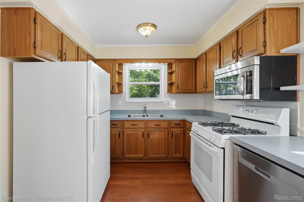 8834 Janis Street Shelby Charter Township, MI 48317