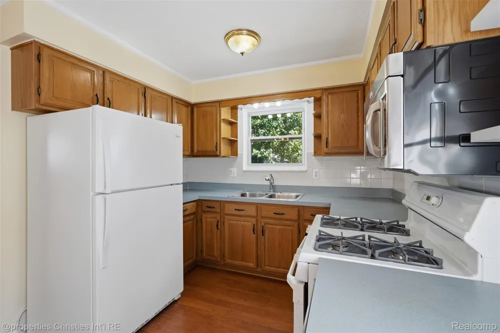 8834 Janis Street Shelby Charter Township, MI 48317