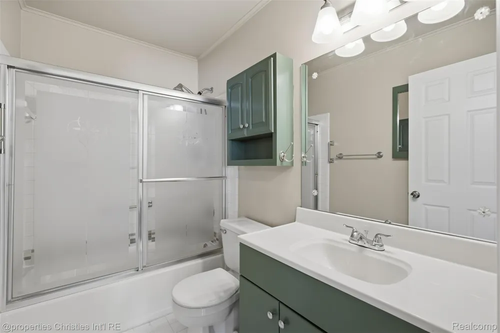 8834 Janis Street Shelby Charter Township, MI 48317
