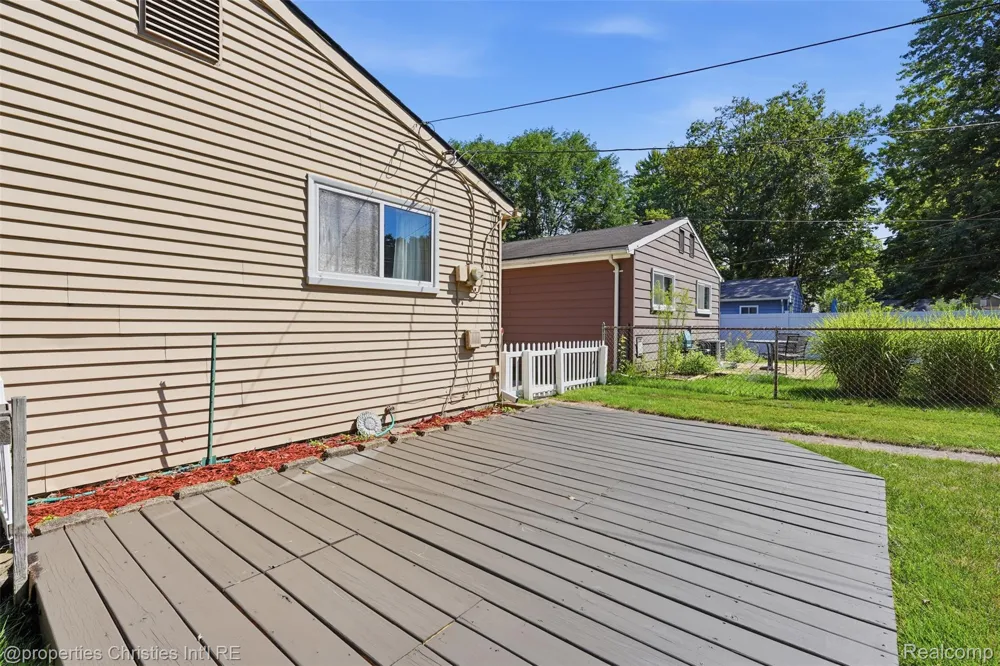 8834 Janis Street Shelby Charter Township, MI 48317