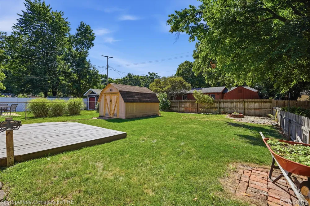 8834 Janis Street Shelby Charter Township, MI 48317