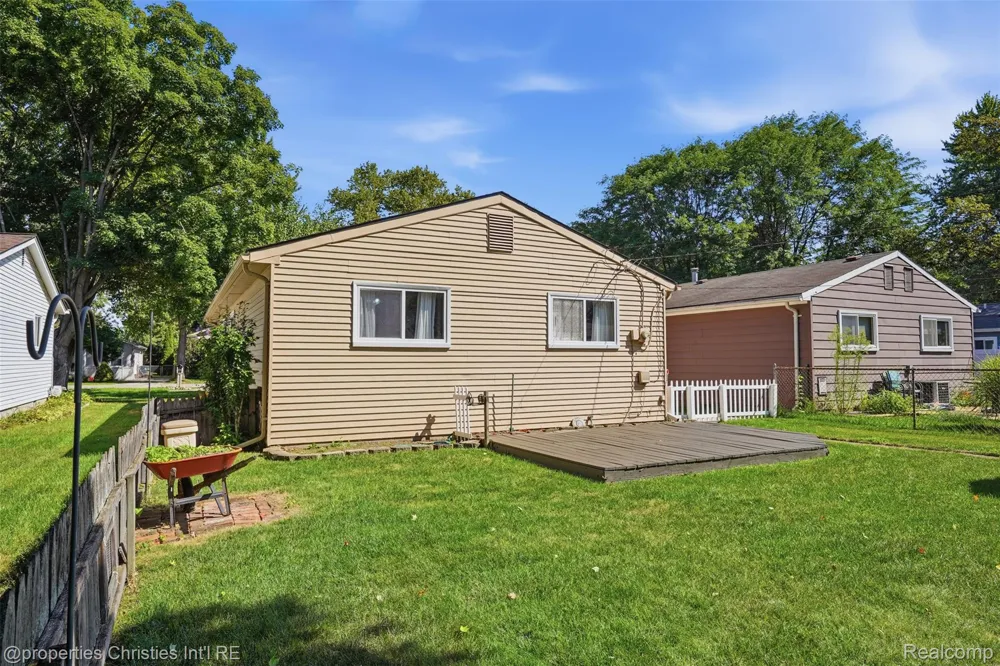 8834 Janis Street Shelby Charter Township, MI 48317