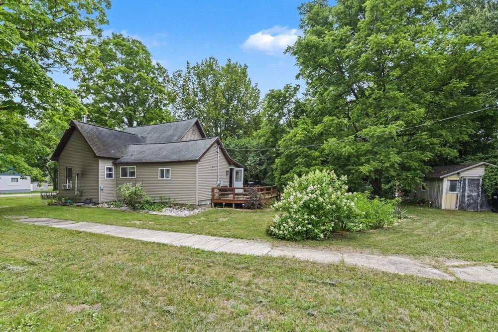 14596 Thompson Avenue Thompsonville Village, MI 49683