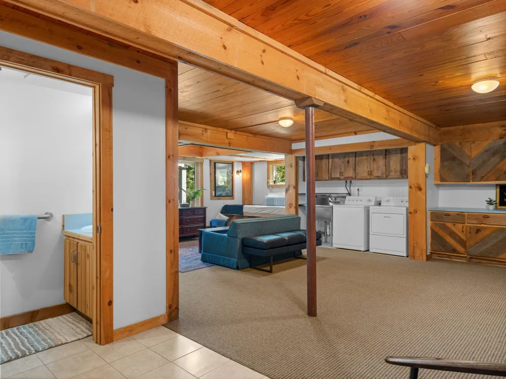 6020 E Hackett Drive Solon Township, MI 49621