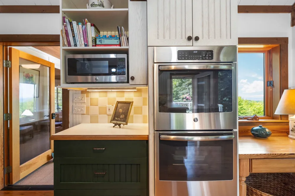 6020 E Hackett Drive Solon Township, MI 49621