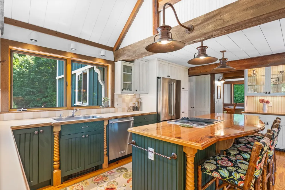 6020 E Hackett Drive Solon Township, MI 49621