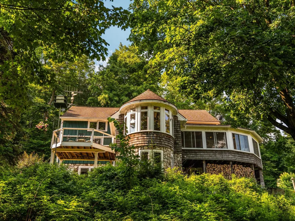 6020 E Hackett Drive Solon Township, MI 49621