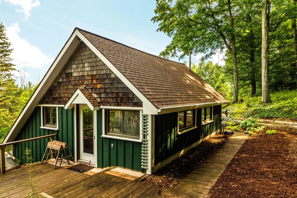 6020 E Hackett Drive Solon Township, MI 49621