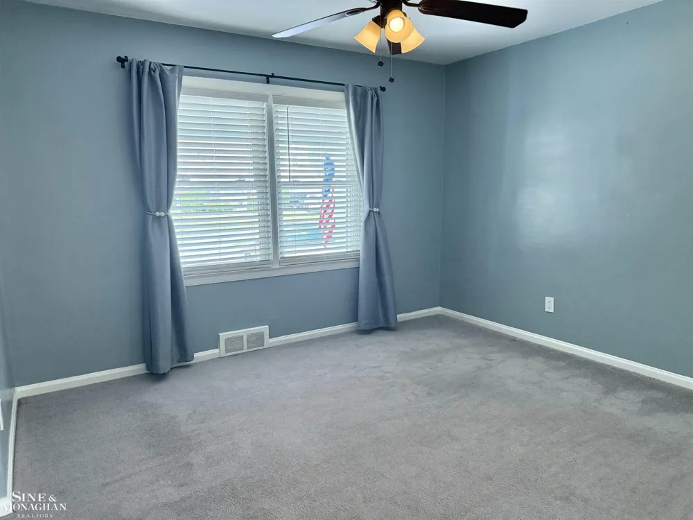21152 Lancaster Road Harper Woods City, MI 48225