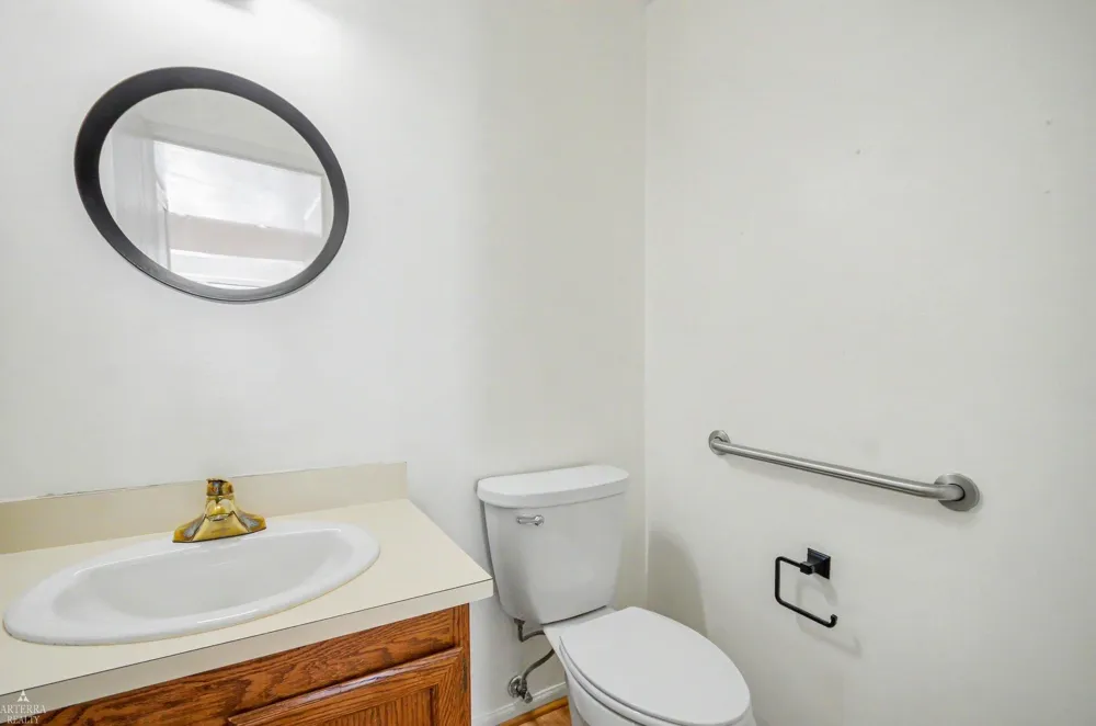 32 Meadow Wood Drive Rochester Hills City, MI 48307