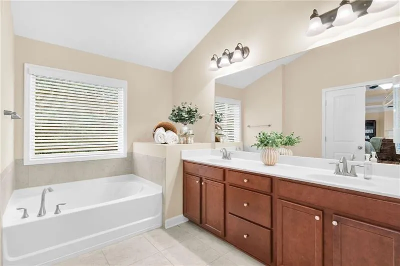 526 Rokeby Drive Woodstock, GA 30188