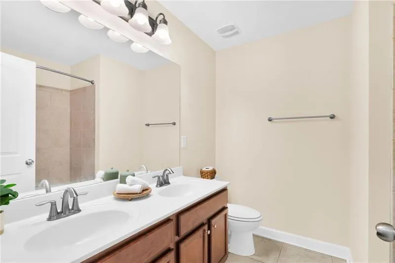 526 Rokeby Drive Woodstock, GA 30188