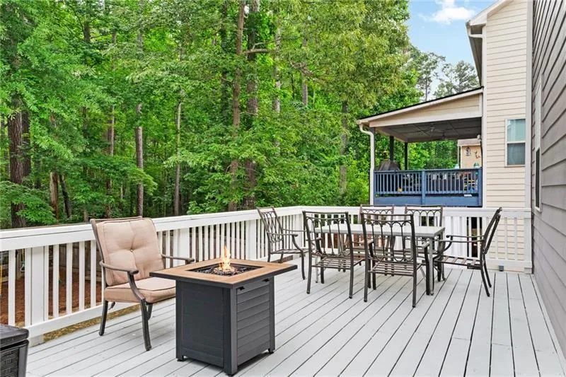 526 Rokeby Drive Woodstock, GA 30188