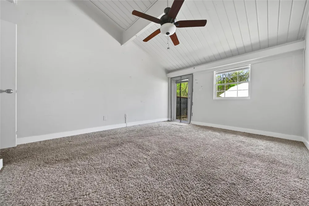 28 Lakeway Street Conroe, TX 77304