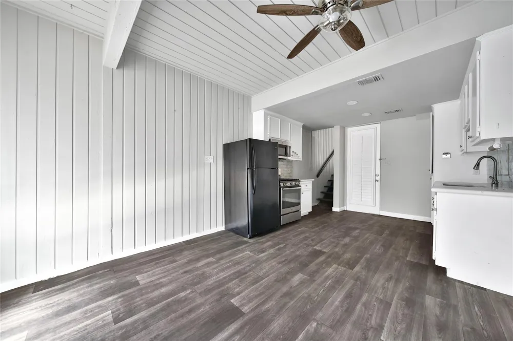 28 Lakeway Street Conroe, TX 77304