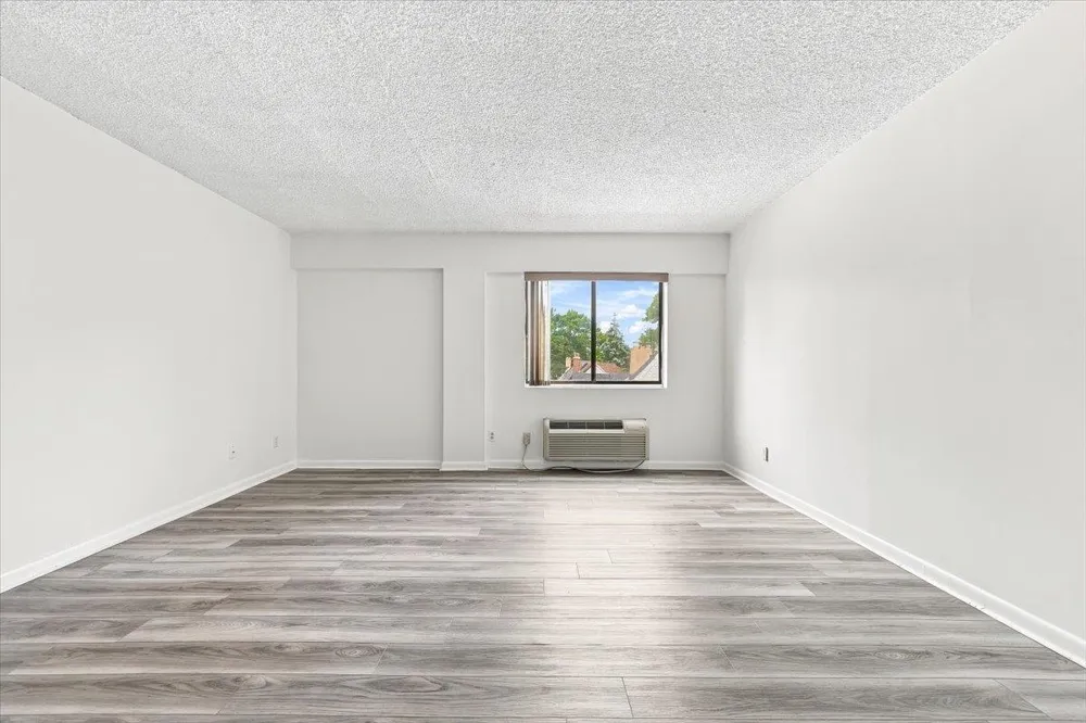55 CLINTON PL Hackensack, NJ 07601