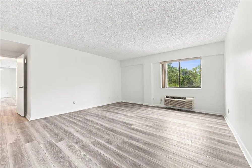 55 CLINTON PL Hackensack, NJ 07601