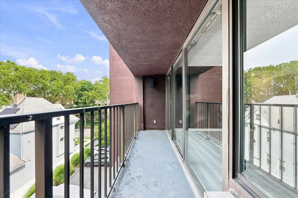 55 CLINTON PL Hackensack, NJ 07601