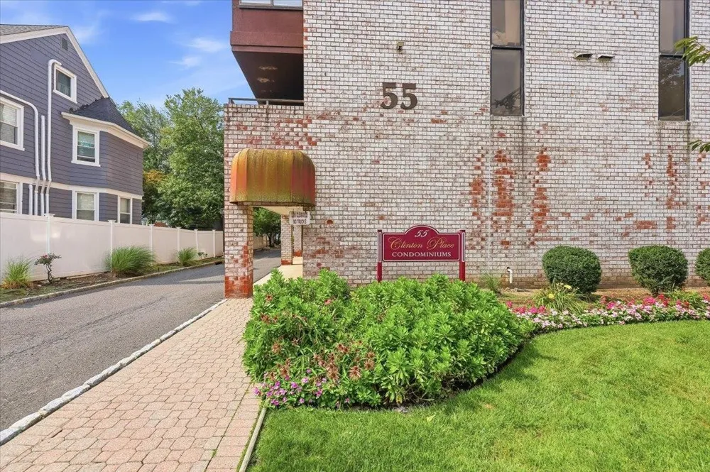 55 CLINTON PL Hackensack, NJ 07601