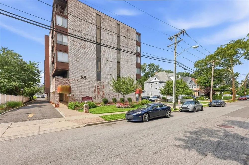 55 CLINTON PL Hackensack, NJ 07601
