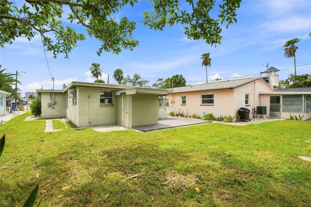 13313 2ND STREET E Madeira Beach, FL 33708