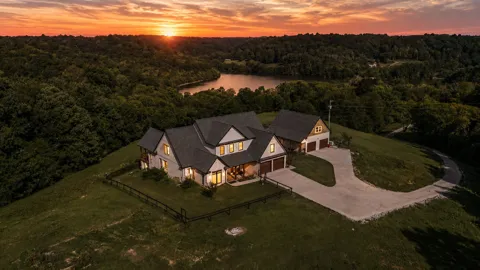 187 Harrison Ln