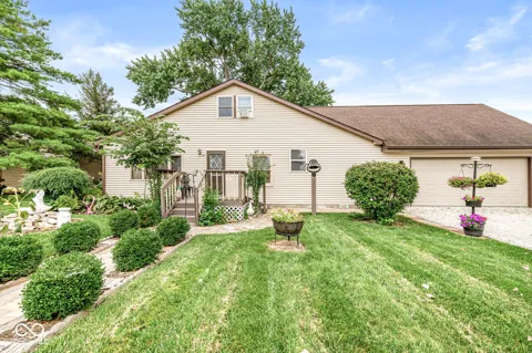 105 W Pierce