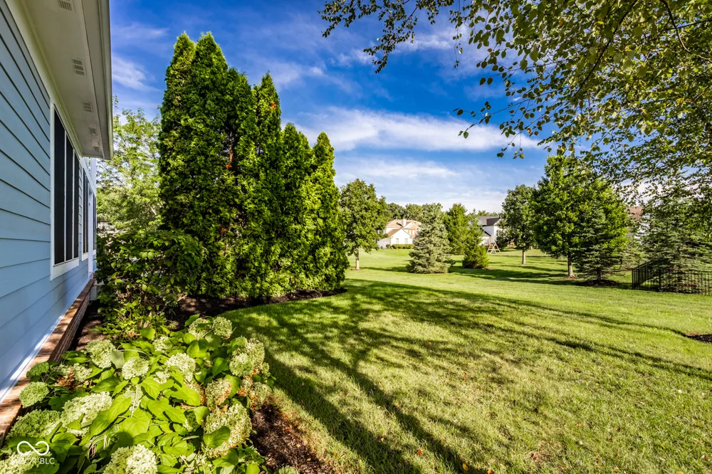 1826 Fairmount Street Carmel, IN 46032