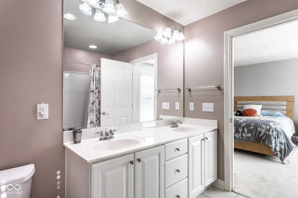 1826 Fairmount Street Carmel, IN 46032