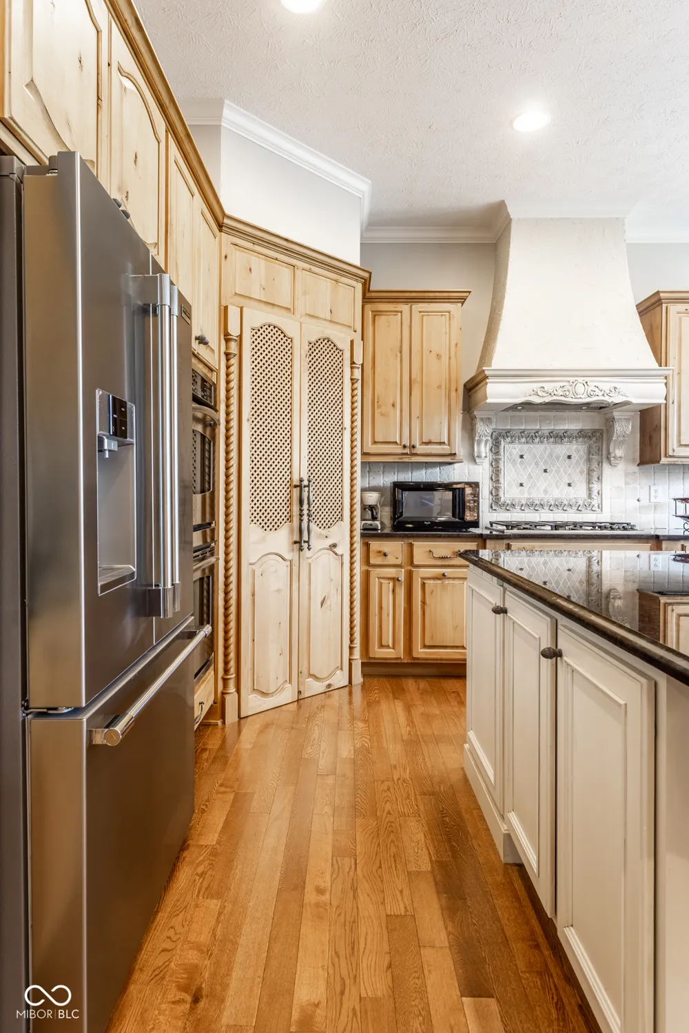 1826 Fairmount Street Carmel, IN 46032