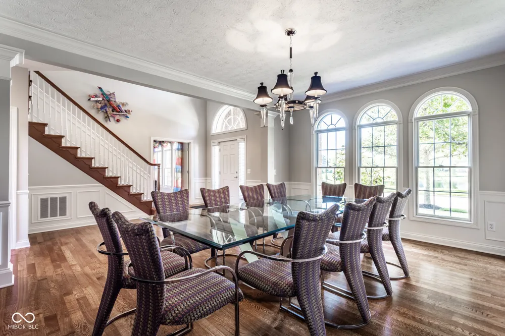 1826 Fairmount Street Carmel, IN 46032