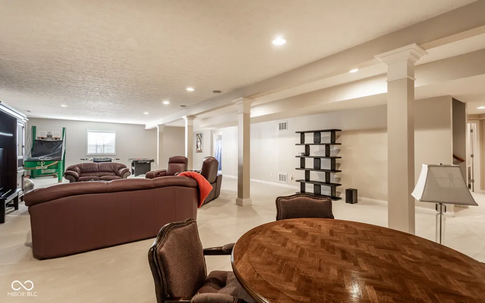 1826 Fairmount Street Carmel, IN 46032