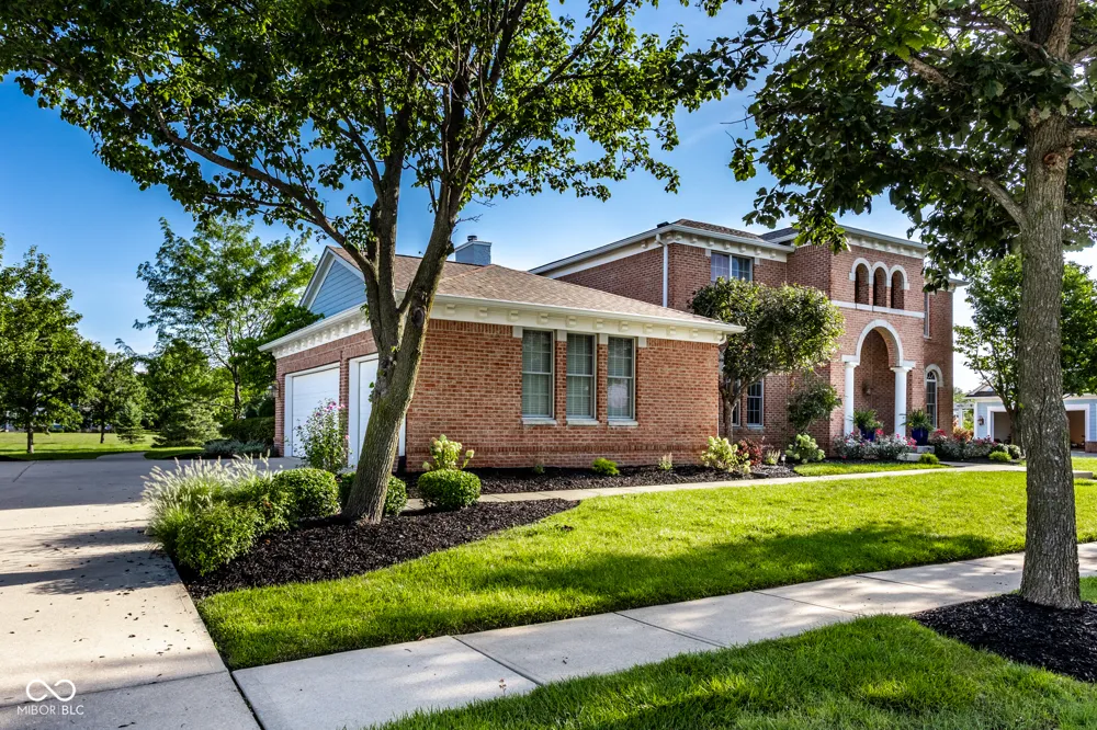 1826 Fairmount Street Carmel, IN 46032