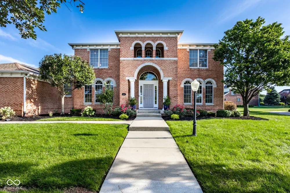 1826 Fairmount Street Carmel, IN 46032