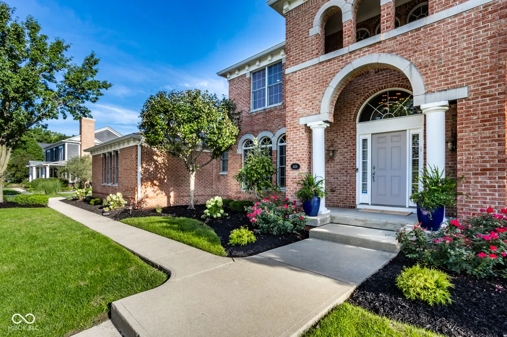 1826 Fairmount Street Carmel, IN 46032