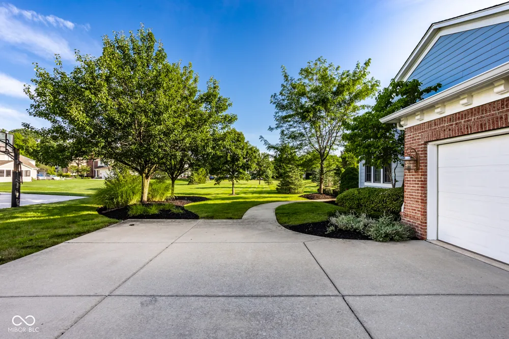 1826 Fairmount Street Carmel, IN 46032