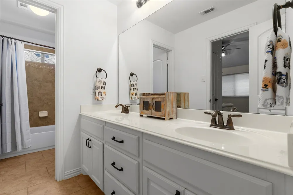 8012 Red River Run North Richland Hills, TX 76180