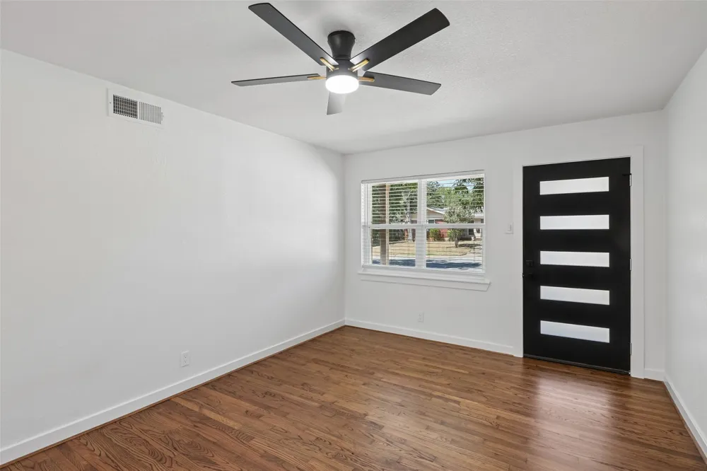 401 Vine Street Euless, TX 76040