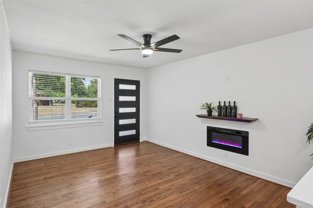 401 Vine Street Euless, TX 76040