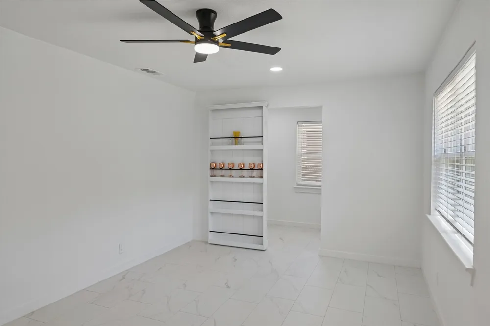401 Vine Street Euless, TX 76040