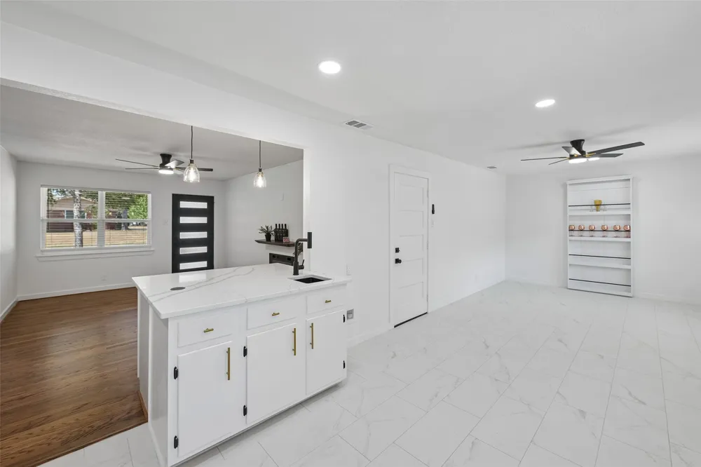 401 Vine Street Euless, TX 76040