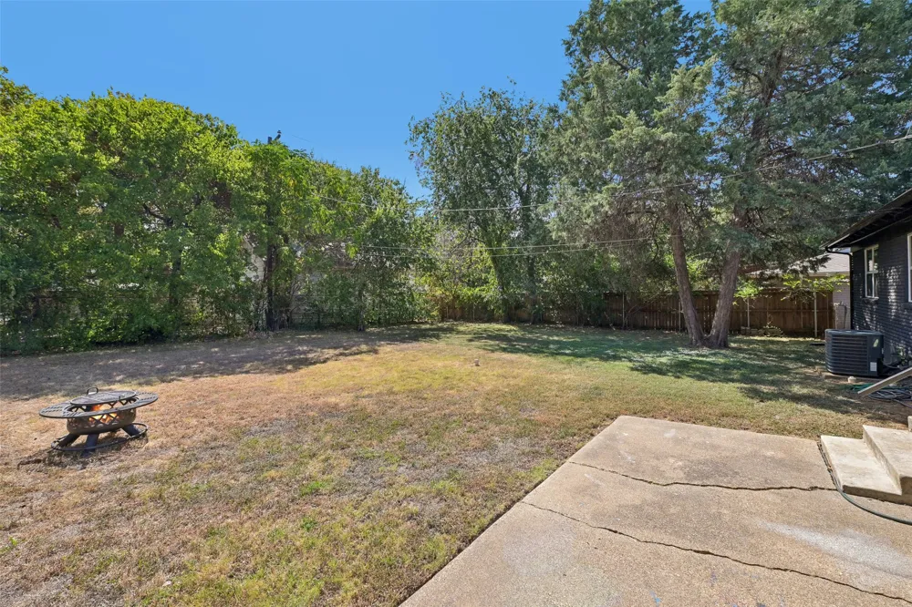 401 Vine Street Euless, TX 76040