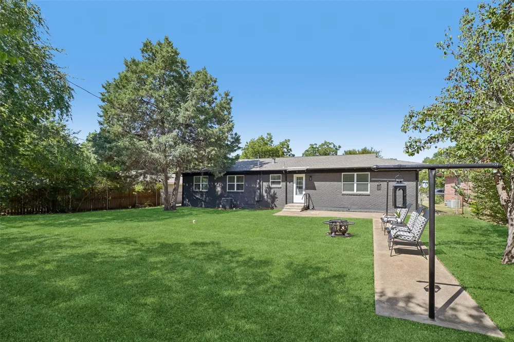 401 Vine Street Euless, TX 76040