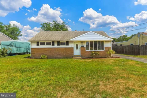 1037 MONMOUTH ROAD