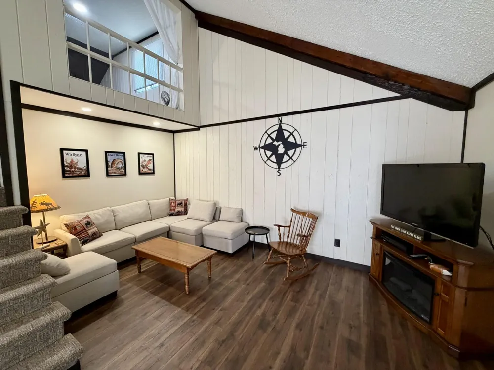 10619 River Dr Ranch Irons, MI 49644